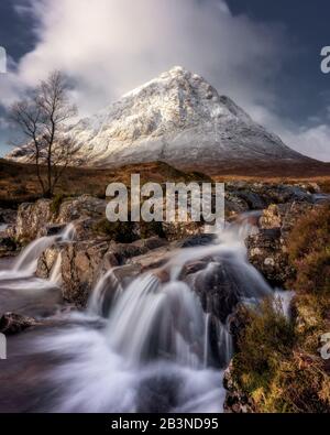 Buachaiille Etive Mor Et Le River Coupall, Glen Etive, Western Highlands, Écosse, Royaume-Uni, Europe Banque D'Images