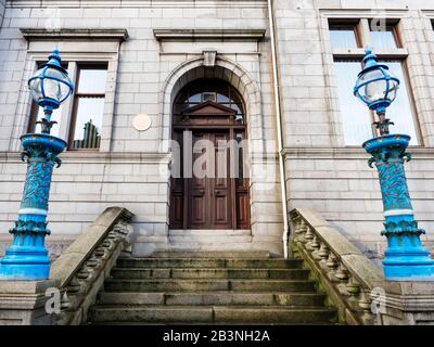 Le bâtiment de la bibliothèque centrale d'Aberdeen, situé sur Rosemount Viaduct, a été inauguré en 1892 par Andrew Carnegie à Aberdeen, en Écosse Banque D'Images