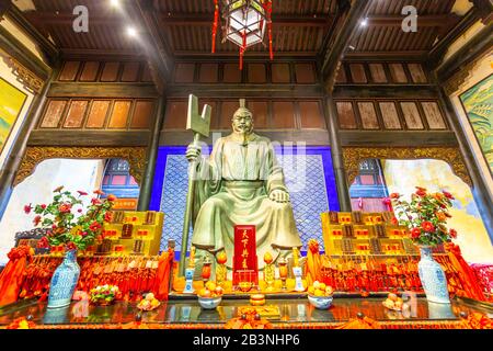 Vue Sur Le Palais De L'Empereur Yu Dans Le Temple Bouddhiste D'Arhat, Le District De Yuzhong, Chongqing, Chine, Asie Banque D'Images