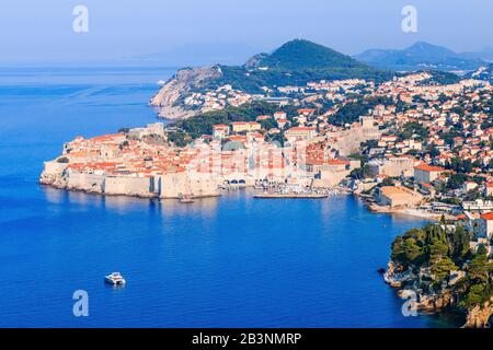Dubrovnik, Croatie. Vue panoramique sur la vieille ville. Banque D'Images
