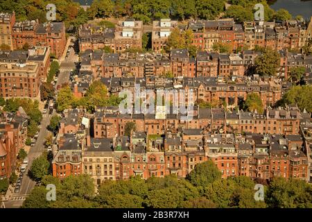 Vue aérienne d'une zone urbaine de Boston, Massachusetts, États-Unis Banque D'Images