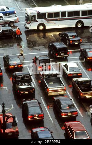 Austin, Texas États-Unis, vers 1991: Trafic lourd, exacerbé par de fortes pluies, pendant les heures de pointe dans le centre-ville.©Bob Daemmrich Banque D'Images