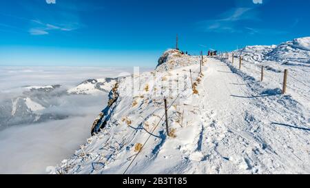 Fantastique circuit en raquettes sur la Hochgrat à Nagelfluhkette à Allgau, en Bavière Banque D'Images