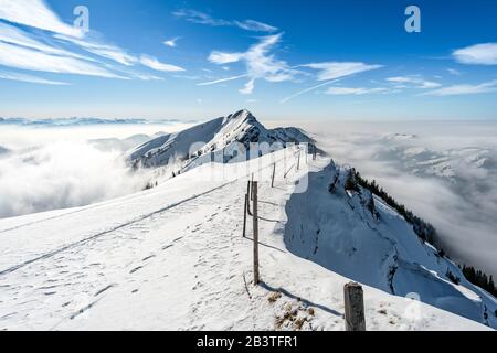 Fantastique circuit en raquettes sur la Hochgrat à Nagelfluhkette à Allgau, en Bavière Banque D'Images