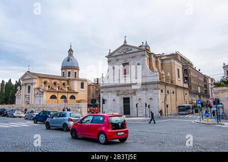 Largo San Rocco, Avec L'Église Saint Roch 'AlL'Auguste, Rome, Italie Banque D'Images