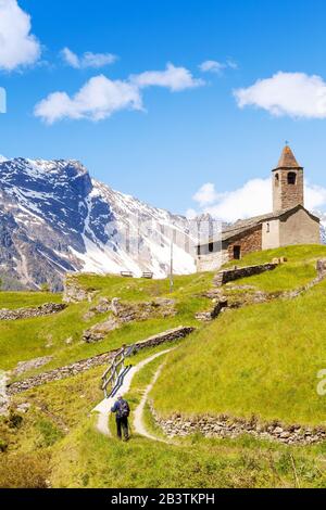 Église De San Romerio (1106) - Vallée De Poschiavo - Canton De Graubnden - Suisse Banque D'Images