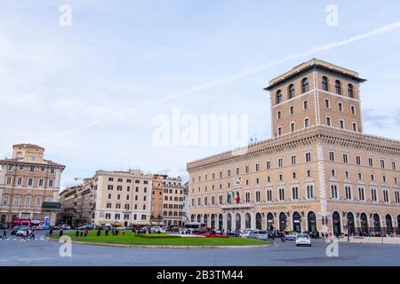 Piazza Venezia, Avec Palazzo Venezia, Rome, Italie Banque D'Images