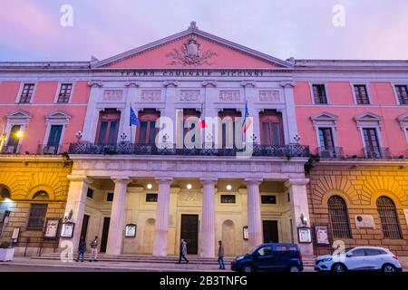 Teatro Piccinni, Bari, Pouilles, Italie Banque D'Images