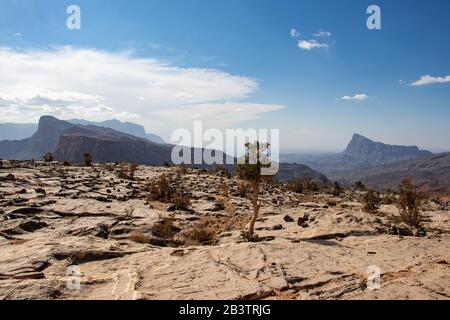 Point de vue sur le chemin de Jabal Shams près de Nizwa en Oman Banque D'Images