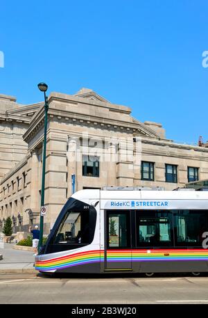 Un Streetcar KC à l'extérieur de la gare Union dans le centre-ville de Kansas City. Banque D'Images
