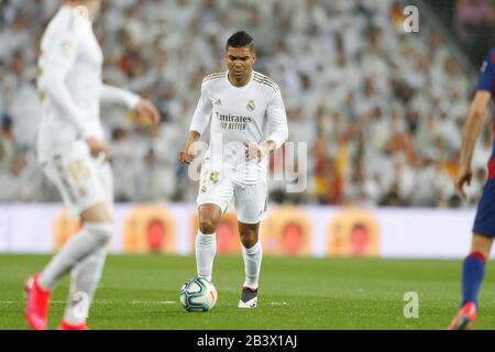 Madrid, Espagne. 1 mars 2020. Casemiro (Real) Football/Football : match de football espagnol "la Liga Santander" entre Real Madrid CF 2-0 FC Barcelona au stade Santiago Bernabeu de Madrid, Espagne . Crédit: Mutsu Kawamori/Aflo/Alay Live News Banque D'Images