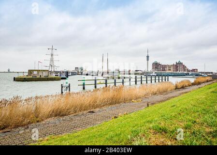 Lelystad, Pays-Bas - 9 Janvier 2020. Marina Bataviahaven en hiver Banque D'Images