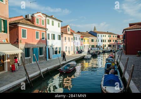 Venise, Italie 18 mai 2015 : de belles maisons colorées à Burano Venise Italie en Europe Banque D'Images