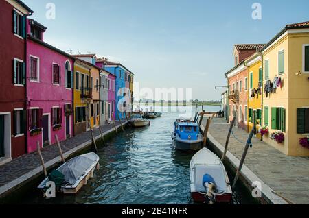 Venise, Italie 18 mai 2015 : de belles maisons colorées à Burano Venise Italie en Europe Banque D'Images