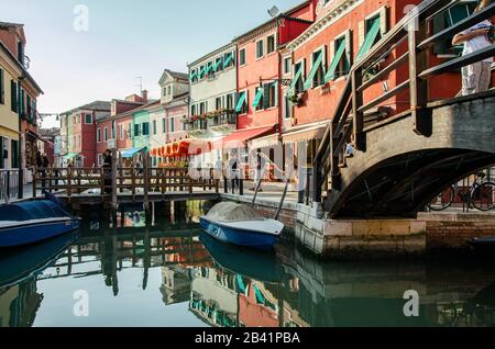 Venise, Italie 18 mai 2015 : de belles maisons colorées à Burano Venise Italie en Europe Banque D'Images