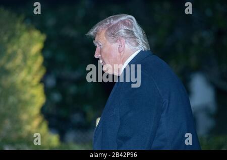 Washington DC, États-Unis. 05 mars 2020. Le président des États-Unis Donald J. Trump revient à la Maison Blanche à Washington, DC après avoir participé à UN hôtel de ville DE FOX News Channel à Scranton, en Pennsylvanie, le jeudi 5 mars 2020.crédit: Ron Sachs/Pool via CNP /MediaPunch crédit: MediaPunch Inc/Alay Live News Banque D'Images