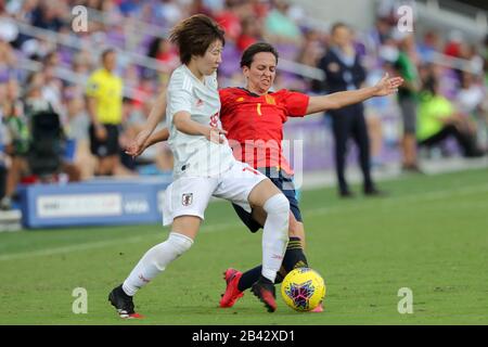 Orlando, Floride, États-Unis. 5 mars 2020. Le milieu de terrain japonais JUN ENDO (19) rivalise pour le ballon lors du match de la coupe Shebeles Espagne contre le Japon au stade Explororia à Orlando, Fl, le 5 mars 2020. Crédit: Cory Knowlton/Zuma Wire/Alay Live News Banque D'Images