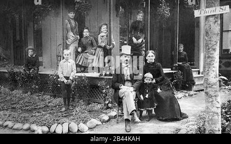 Samuel porter Jones (1847-1906), célèbre évangéliste méthodiste itinérant, montré avec sa famille à Cartersville, Géorgie dans les années 1880. Banque D'Images