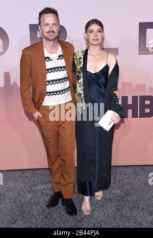 Le 5 mars 2020, Hollywood, Californie, États-Unis : Aaron Paul et Lauren Parsekian arrivent pour la première saison HBOÃs Ã”WestworldÃ 3 au Théâtre chinois. (Image de crédit : © Lisa O'Connor/ZUMA Wire) Banque D'Images