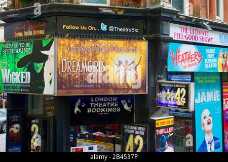 London Theatre Bookings, Monmouth Street, Londres, Angleterre. Banque D'Images