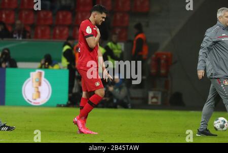 Leverkusen, Allemagne. FIRO: 04.03.2020 Fuvuball, 2019/2020 FDF Pokal quarts finals Bayer Leverkusen - Union Berlin 3: 1 Nadiem Amiri, blessure | usage dans le monde crédit: DPA/Alay Live News Banque D'Images