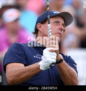 Orlando, États-Unis. 05 mars 2020. Le 5 mars 2020 - Orlando, Floride, États-Unis - Phil Mickelson, des États-Unis, a fait son entrée dans le premier trou du premier tour du tournoi de golf sur invitation Arnold Palmer au Bay Hill Club & Lodge le 5 mars 2020 à Orlando, en Floride. Crédit: Paul Hennessy/Alay Live News Banque D'Images