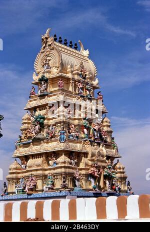 Gopuram, devant le temple de bull, bangalore, karnataka, Inde, Asie Banque D'Images