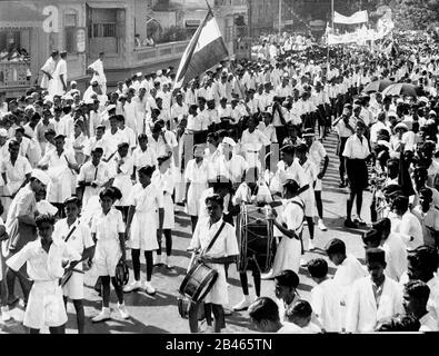 Procession de célébration du jour de l'indépendance, Bombay, Mumbai, Maharashtra, Inde, Asie, Indien, asiatique, 15th août 1947, ancienne image vintage 1900s Banque D'Images