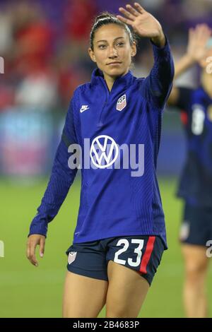 Orlando, Floride, États-Unis. 05 mars 2020. USA Forward Christen Press (23) vagues aux fans pendant la Shebeles Cup dans un match international amical de football pour femmes, jeudi, mars 5, 2020, à Orlando, Floride, États-Unis. (Photo De Ios/Espa-Images) Crédit: Agence Photographique Sportive Européenne/Alay Live News Banque D'Images