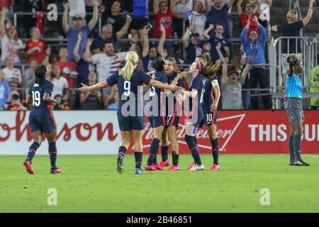 Orlando, Floride, États-Unis. 05 mars 2020. Team USA célèbre après son premier but contre l'Angleterre lors de la coupe Sheieves dans un match international amical de football pour Femme, jeudi 5 mars 2020, à Orlando, Floride, États-Unis. (Photo De Ios/Espa-Images) Crédit: Agence Photographique Sportive Européenne/Alay Live News Banque D'Images