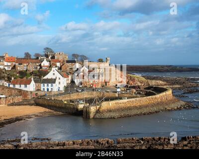 Port de Crain depuis le sentier de la côte de Fife à Crain East Neuk de Fife Scotland Banque D'Images