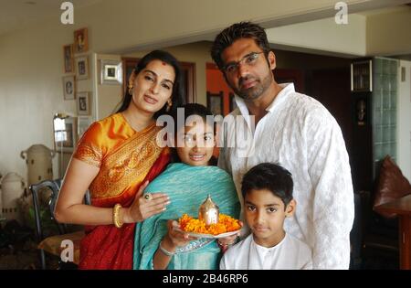 Acteur de film indien de bollywood sunil shetty sans MR de la famille Banque D'Images