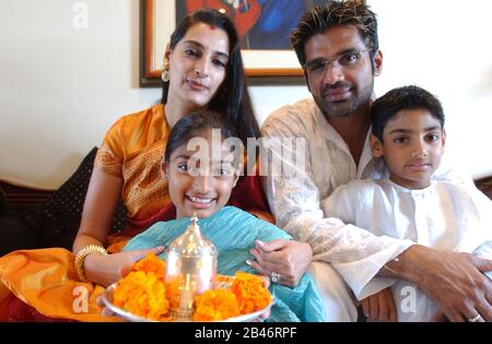 Acteur de film indien de bollywood sunil shetty sans MR de la famille Banque D'Images