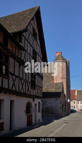 La France, la ville de Seurre, le département de Bourgogne-Franche-Comté, la maison de Bossuet, une belle maison seigneuriale construite au XVIe siècle par la famille Bossuel, l'une des plus influentes de la ville. Aujourd'hui, la maison est l'office de tourisme ainsi que le musée de la Saône et de son peuple. Banque D'Images