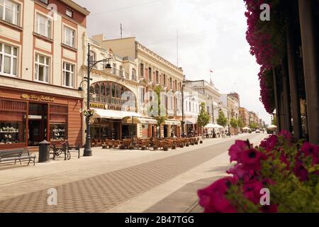 Pologne. Lodz, Juillet 2018. La plus longue rue commerciale d'Europe: Piotrkowska. Banque D'Images