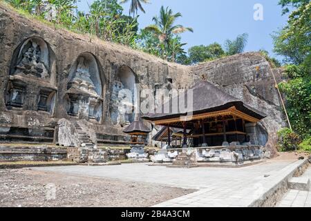 Indonésie, Bali, Tampaksiring, Pura Gunung Kawi (Temple), série de Candi taillé dans la roche (Shrines) Banque D'Images