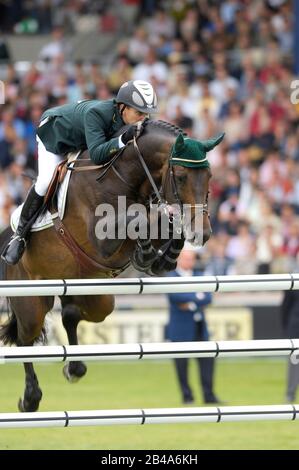 Bernardo Alves (BRA) équitation Canturo, Jeux équestres mondiaux, Aix-la-Chapelle, le 2 septembre 2006, troisième concours de sauts pour les places de qualification finale Banque D'Images