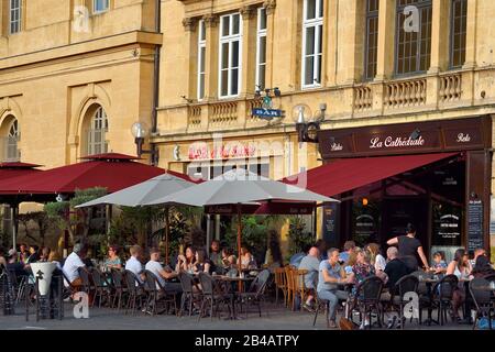France, Moselle, Metz, Café Terrasse Place Jean Paul 2 Banque D'Images