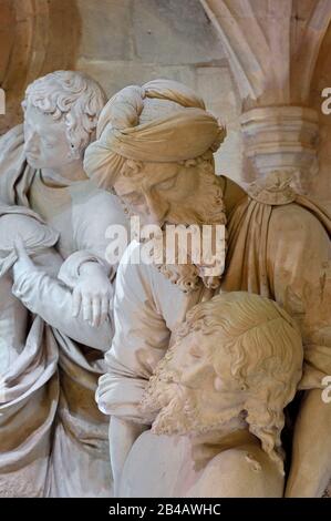 France, Meuse, Saint Mihiel, Église Saint-Étienne, le Sépulcre ou l'entombment du sculpteur Ligier Richier (XVIe siècle), le Christ mort porté par Nicodemus et Joseph d'Arimathea Banque D'Images