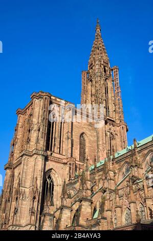 France, Bas Rhin, Strasbourg, vieille ville classée au patrimoine mondial par l'UNESCO, cathédrale notre Dame, façade sud Banque D'Images