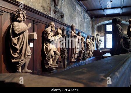 France, Bas-Rhin, Strasbourg, vieille ville classée au patrimoine mondial de l'UNESCO, Musée de L'Oeuvre notre Dame (Oeuvre du musée notre Dame), chambre de pavillon, statuaire du XIIIe siècle de la cathédrale Banque D'Images