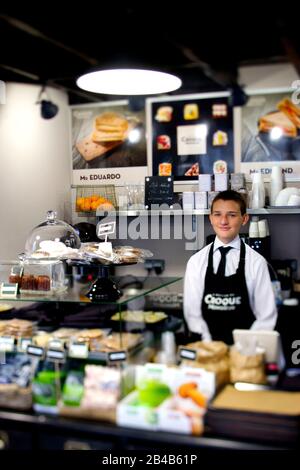 La maison de la croque, Monsieur Ludovic au service Banque D'Images