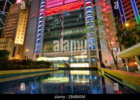 Hong KONG, CHINE - VERS JANVIER 2019 : vue à faible angle du bâtiment principal de HSBC à Hong Kong. Banque D'Images