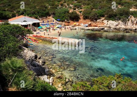 Italie, Sardaigne, province de Sassari, environs d'Alghero, Parc naturel Régional de Porto Conte, Capo Caccia, Cala Dragunara, crique et plage Banque D'Images