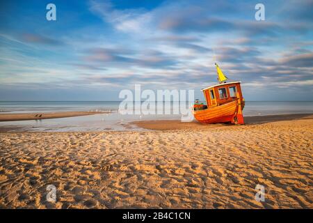 Ahlbeck sur l'île d'Usedom au coucher du soleil une journée froide au printemps. Banque D'Images