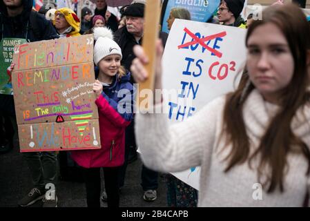 Bruxelles, Belgique. 06 mars 2020. Les écoliers ont tenu la manifestation « Youth Strike 4 Climate » à Bruxelles, Belgique, le 06/03/2020 par Wiktor Dabkowski | usage dans le monde crédit: DPA/Alay Live News Banque D'Images