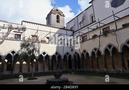 Chiostro Di San Francesco Banque D'Images