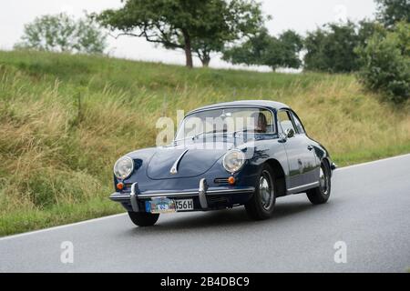 Bad König, Hesse, Allemagne, Porsche 356 SC, construit en 1964, 1582 cc, 95 ch au festival classique. Banque D'Images