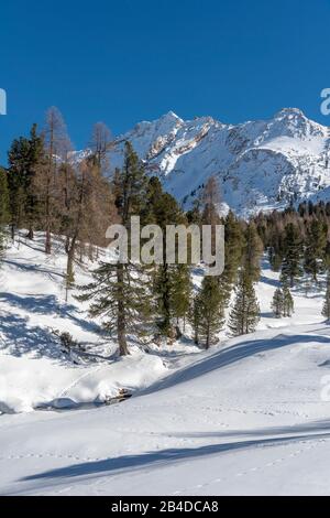 Saint Vigil À Enneberg, Fanes, Dolomites, Province De Bolzano, Tyrol Du Sud, Italie, Europe. Le sommet du Col Becchei Banque D'Images