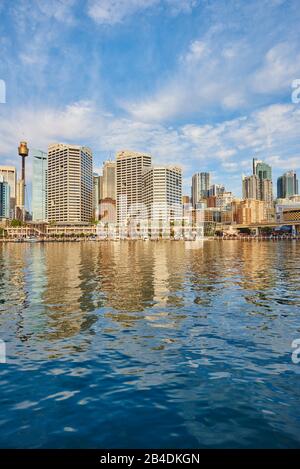 Darling Harbour en soirée au printemps, Sydney, Nouvelle-Galles du Sud, Australie, Océanie Banque D'Images